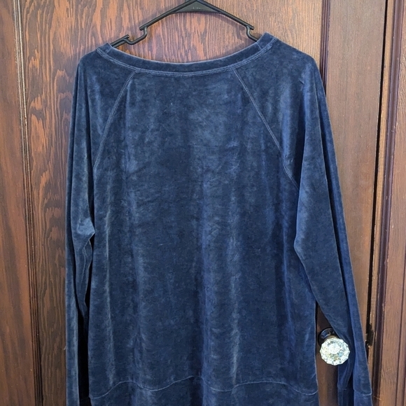 New with Tags Old Navy Dark Blue Velvet Crewneck Lightweight Sweater Size XL - Picture 5 of 6